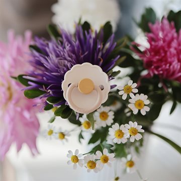 FRIGG Daisy - Round Silicone Pacifier - Chamomile 